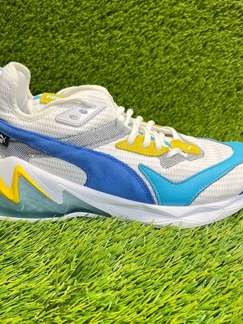 Puma LQDCELL Origin Mens Size 8 White Blue Athletic Casual Shoes Sneakers